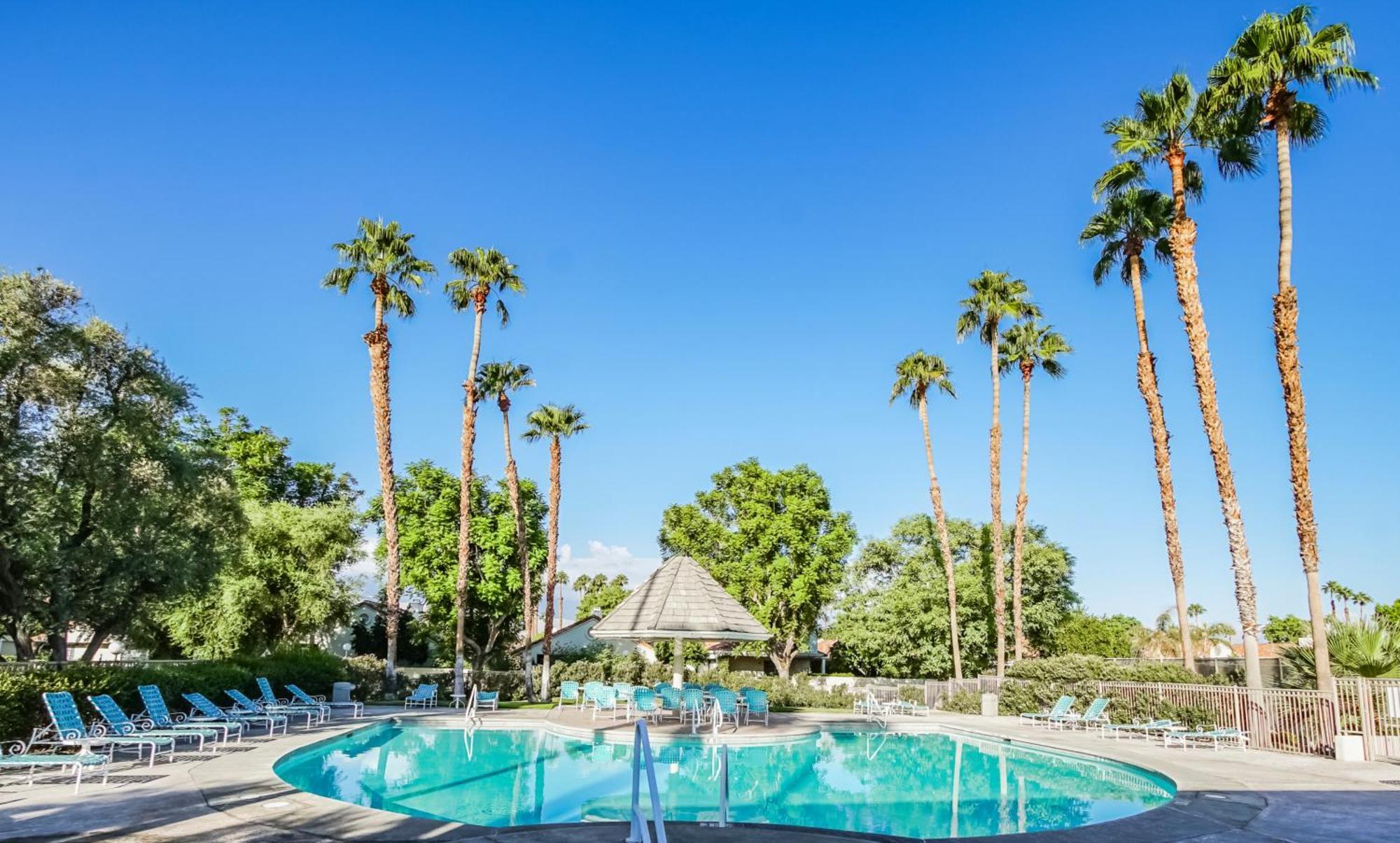 Desert Breezes Resort Palm Desert Bagian luar foto
