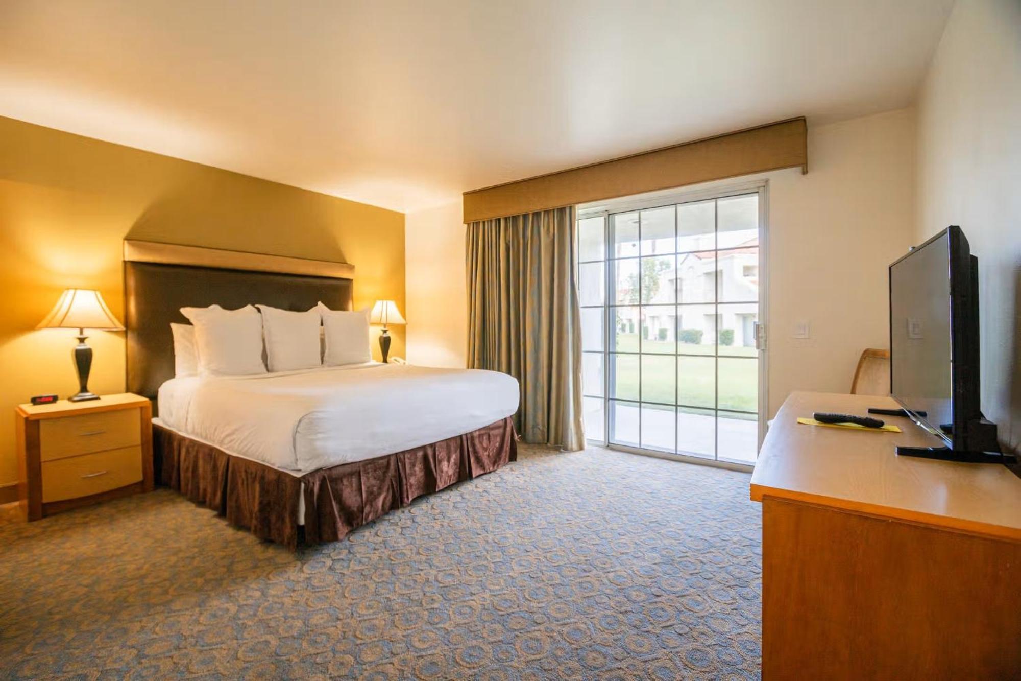 Desert Breezes Resort Palm Desert Bagian luar foto